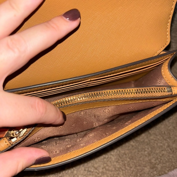 Tory Burch bag - Picture 7 of 9